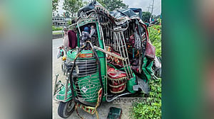 ময়মনসিংহে মাহেন্দ্রকে ধাক্কার পর অটোরিকশায় বাসের ধাক্কা, নিহত ২