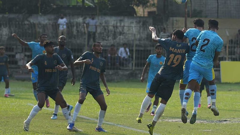 হোঁচট খেয়ে শুরু আবাহনীর