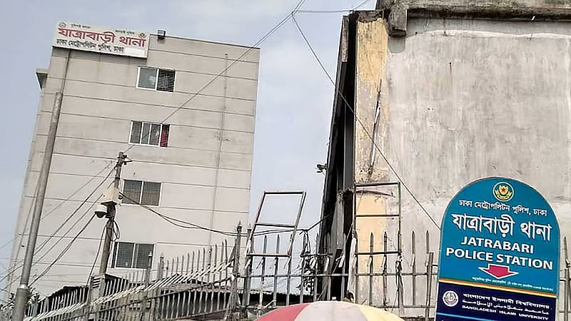 যাত্রাবাড়ী থানার সামনে, মহাখালী ও আগারগাঁওয়ে হাতবোমা বিস্ফোরণ