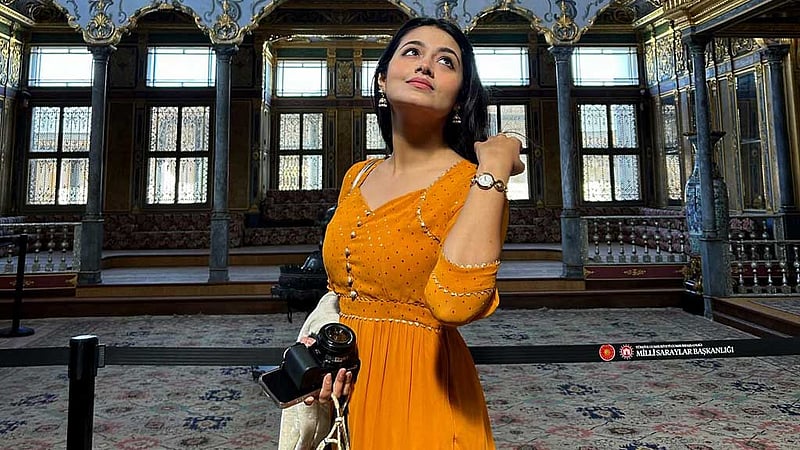 তুরস্কের আগে এশিয়ার ইরানেও ঘুরেছেন তিনি। তবে স্বামী  রেজওয়ান রাফিদ আহমেদের সঙ্গে রোজার ঈদ করেছেন তুরস্কে।