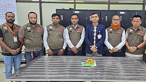 বিমানবন্দরের ওয়াশরুমে ‘গুপ্তভাণ্ডার’, ৭ কোটি টাকার স্বর্ণ জব্দ