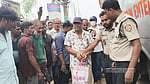 চুয়াডাঙ্গায় যাত্রীবাহী বাসে ইয়াবাসহ আওয়ামী লীগ নেতা আটক