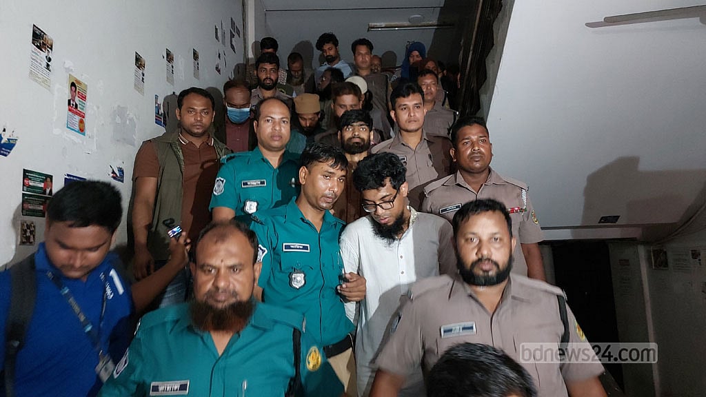 মসজিদে গোপন বৈঠক: জঙ্গি সন্দেহে গ্রেপ্তার ১২ জনের তিন দিনের রিমান্ড