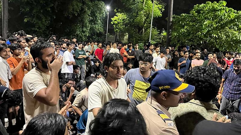 পরীক্ষায় চ্যাটজিপিটি ব্যবহারের অভিযোগ, ভারতে শিক্ষার্থীর আত্মহত্যা