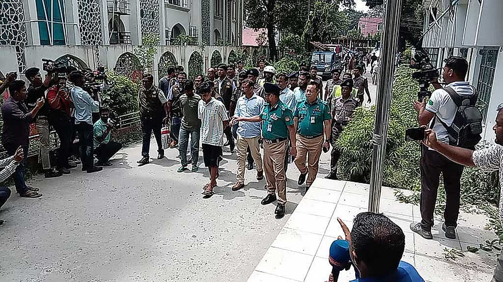 রংপুরে শিক্ষক পরিবার হত্যা: ডিএনএ পরীক্ষার জন্য ২ আসামিকে ঢাকায় পাঠানো হচ্ছে