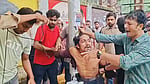 রিকশাচালক পরিচয় দেওয়া যুবককে ‘ছাত্রলীগ সন্দেহে’ মারধর করে পুলিশে দিল ছাত্রদল