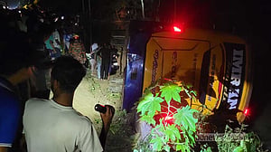 পটুয়াখালীতে বাস ও ইজিবাইকের সংঘর্ষে নিহত ৪