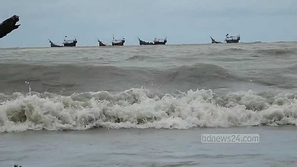 নিম্নচাপে রূপ নিয়েছে লঘুচাপ, চার সমুদ্রবন্দরে ৩ নম্বর সংকেত