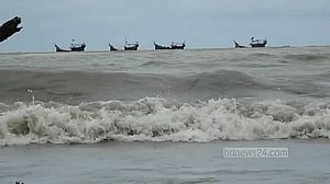 নিম্নচাপে রূপ নিয়েছে লঘুচাপ, চার সমুদ্রবন্দরে ৩ নম্বর সংকেত