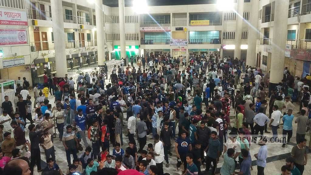 ‘সমন্বয়ের অভাবেই’ কি রাবি শিক্ষার্থীদের ওপর বারবার হামলা, স্টেশন ভাঙচুর