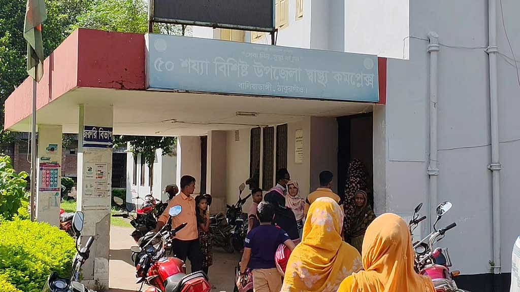 ঠাকুরগাঁওয়ে মিড ডে মিলের দুধ-পাউরুটি খেয়ে ৩৪ শিক্ষার্থী হাসপাতালে