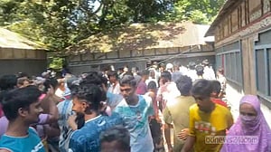কুমিল্লায় ২ খুন ‘আত্মহত্যা করতে বাধা দেওয়ায়’: পুলিশ