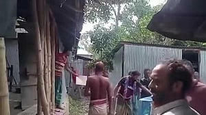 ছেলের সামনে মাকে ‘দলবেঁধে ধর্ষণ’: আসামিদের বাড়িঘর ভাঙচুরের অভিযোগ