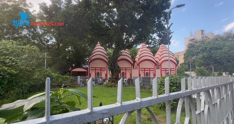ঢাকেশ্বরী মন্দিরে একদিন