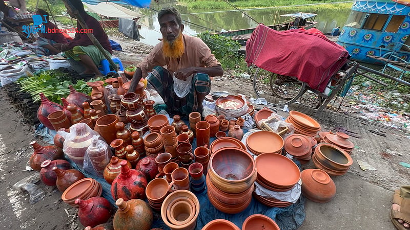 রাজধানীতে শতবর্ষী হাট