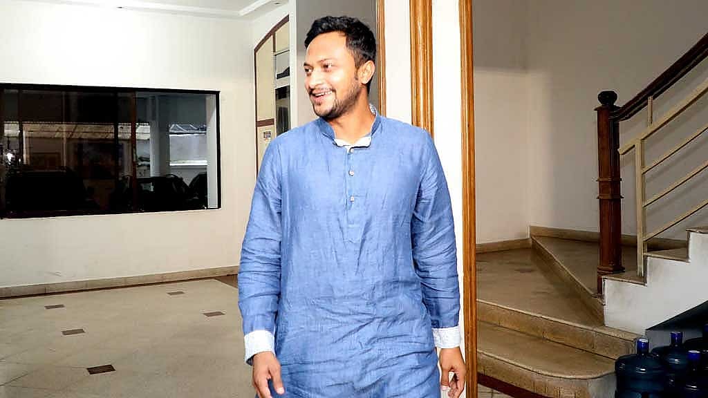 শেয়ারবাজারে ‘কারসাজি’: সাকিব-হিরুদের মামলার প্রতিবেদন ১৭ নভেম্বর