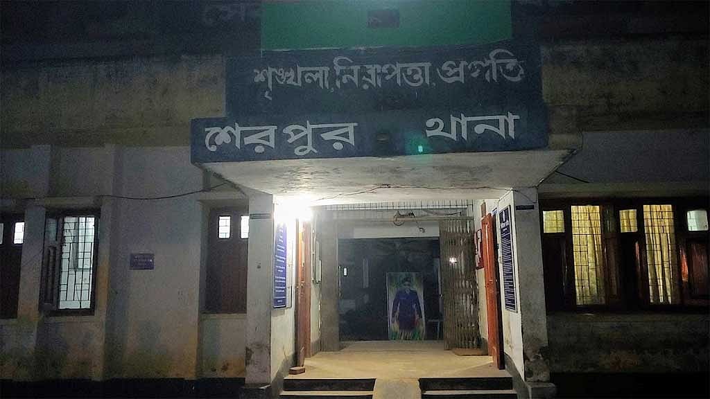 বগুড়ায় স্কুল থেকে ফুসলিয়ে ৯ শিশুকে নিয়ে গুদামে আটক, তদন্তে পুলিশ