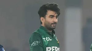 সালমান মির্জার জায়গায় পাকিস্তান দলে ওয়াসিম