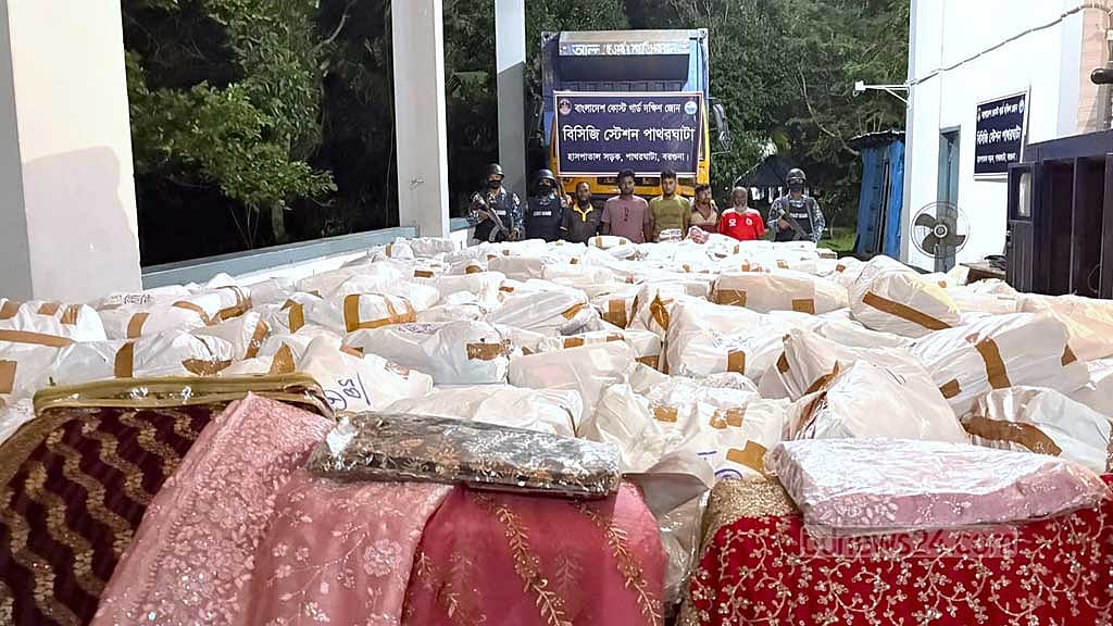 বরগুনায় ‘৭ কোটি টাকার’ ভারতীয় শাড়ি-পাঞ্জাবি জব্দ, গ্রেপ্তার ৫