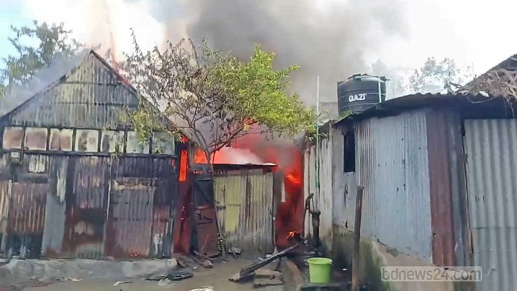 ব্রাহ্মণবাড়িয়ায় অগ্নিকাণ্ডে ১০ বসতঘর ছাই