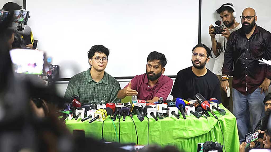 মুখ্য নির্বাচন কমিশনার পদত্যাগ না করলে আবার আন্দোলন, ককরোচ পার্টির হুঁশিয়ারি