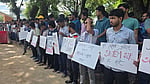 তৃতীয় দিনের মত অচল চুয়েট, প্রধানমন্ত্রীর উদ্দেশ্যে খোলা চিঠি