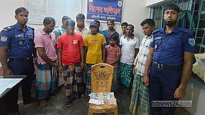 কুড়িগ্রামে জুয়া খেলার সময় ১২ জনকে গ্রেপ্তার, টাকা জব্দ