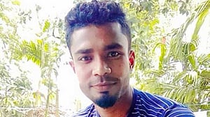 নোয়াখালীতে নির্মাণাধীন ভবন থেকে যুবকের ঝুলন্ত মরদেহ উদ্ধার