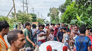 নরসিংদীতে অটোরিকশা ও কভার্ডভ্যান সংঘর্ষে নিহত ২