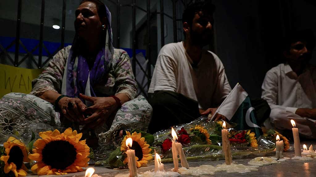 পাকিস্তানের অস্বস্তিকর সত্যগুলোকে সামনে এনেছে হাসপাতালে আগুনে ১৪ শিশুর মৃত্যু