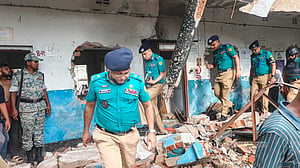 মিরপুরে স্বাস্থ্যকেন্দ্র ভাঙার ঘটনায় ‘পুলিশের গাফিলতি’ খতিয়ে দেখা হচ্ছে: কমিশনার