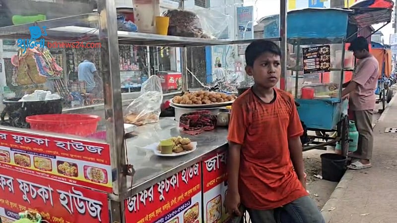 শৈশবের আনন্দ কোথায় জুনায়েদের?