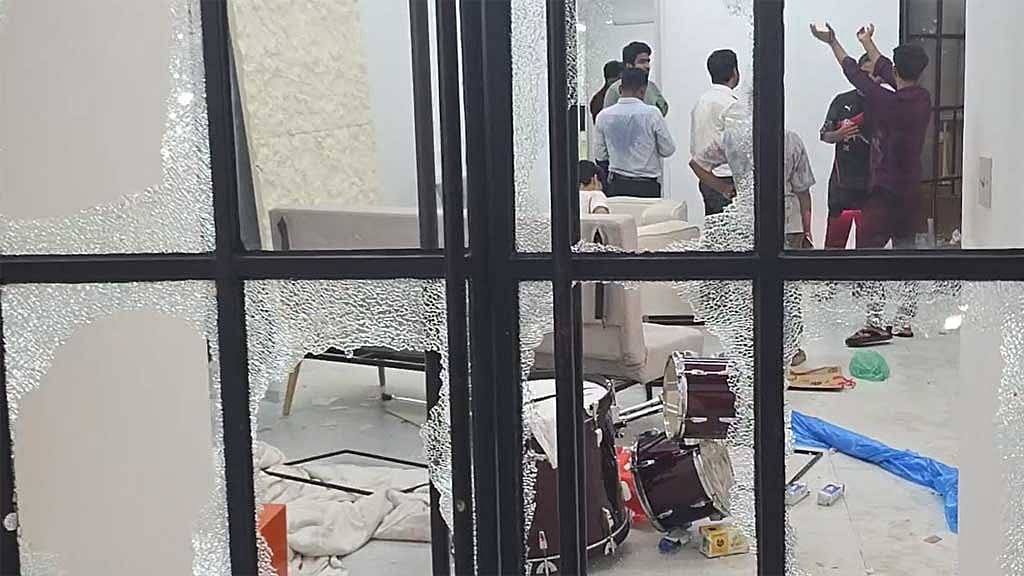 সালমান মুক্তাদিরের স্টুডিওতে হামলা, লুটপাট
