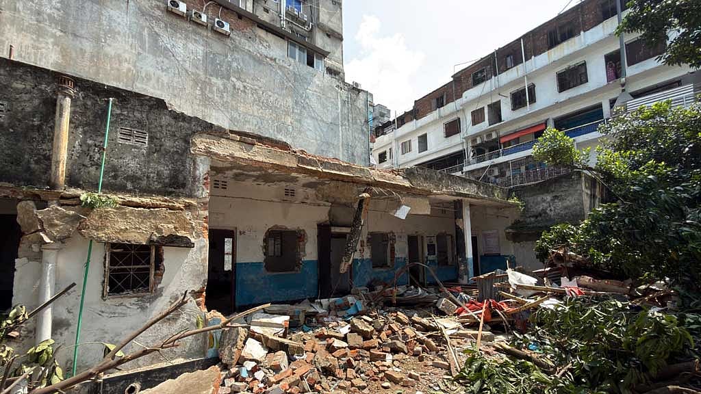 মিরপুরের স্বাস্থ্যকেন্দ্রে ভাঙার ঘটনায় আরও ৬ জন কারাগারে