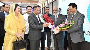 দেশে ফিরেছেন প্রধানমন্ত্রী