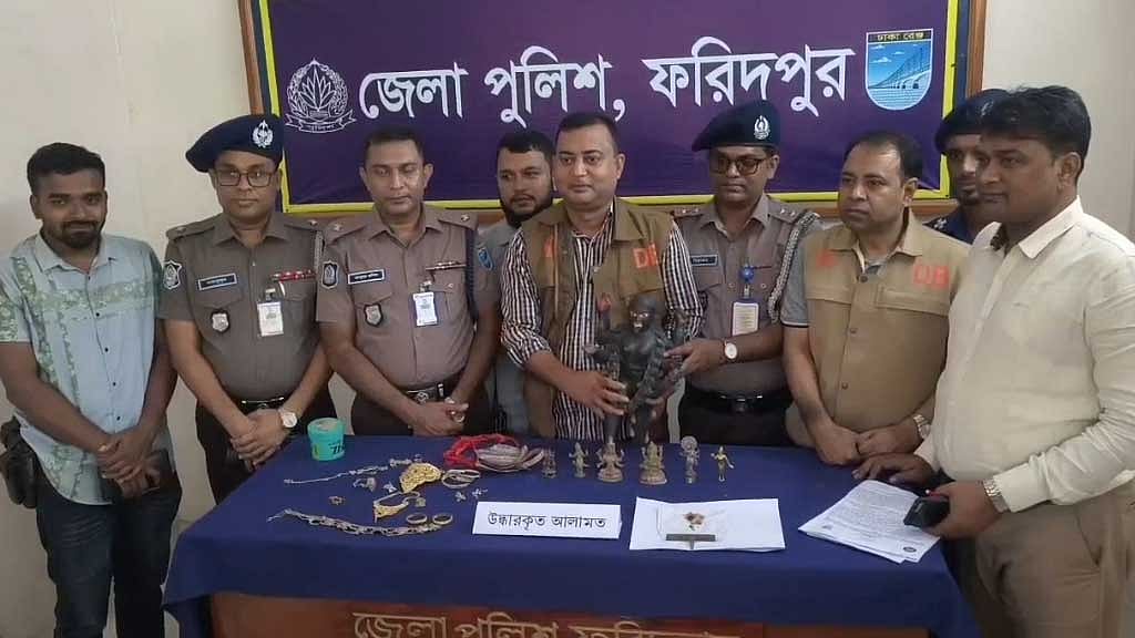 ফরিদপুরে মন্দির থেকে চুরি হওয়া কালী মূর্তি ও অলংকার উদ্ধার