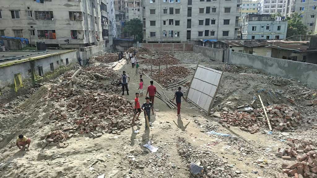 ঢাকার চাঁদ উদ্যানে জমি দখলের চেষ্টার অভিযোগে গ্রেপ্তার ৮