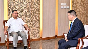 প্রধানমন্ত্রীর সঙ্গে চীনের বিদায়ী রাষ্ট্রদূতের সাক্ষাৎ