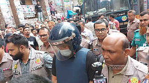রাষ্ট্রদ্রোহ: সাবেক ওসি রাকিবুল ফের রিমান্ডে, আইনজীবী বললেন 'মামলা টিকতে পারে না'