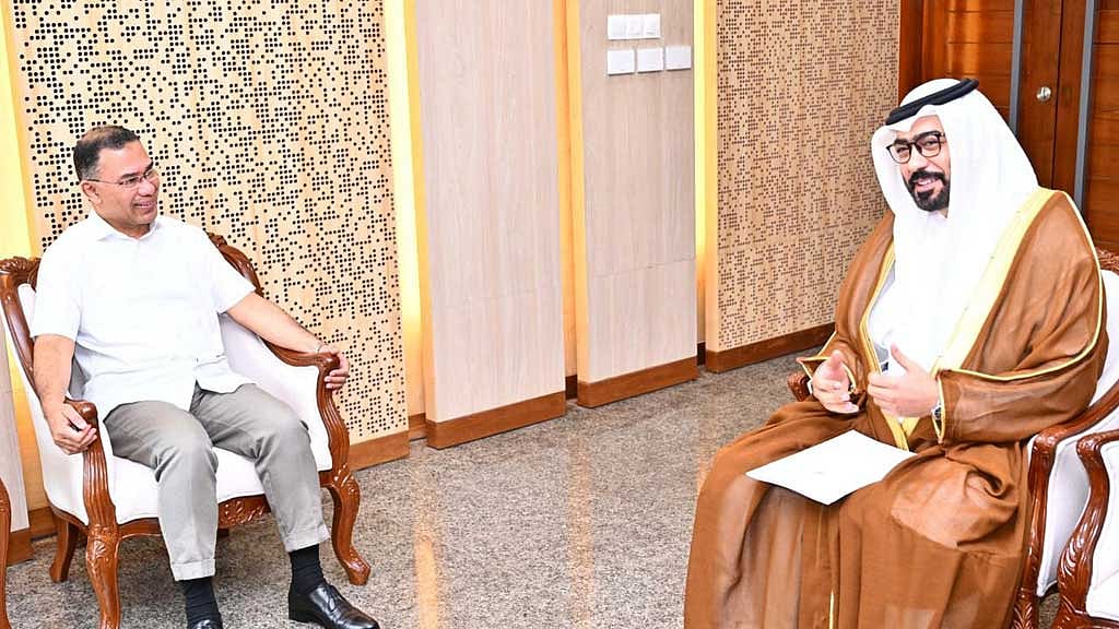 প্রধানমন্ত্রীর সঙ্গে আমিরাত রাষ্ট্রদূতের সাক্ষাৎ, বিনিয়োগ নিয়ে আলোচনা