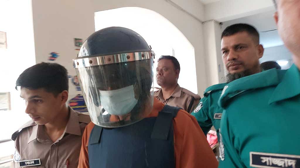মাদক ধ্বংসের দায়িত্বে থাকা পুলিশ সদস্য ইয়াবাসহ গ্রেপ্তার, ৩ দিনের রিমান্ডে
