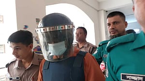 মাদক ধ্বংসের দায়িত্বে থাকা পুলিশ সদস্য ইয়াবাসহ গ্রেপ্তার, ৩ দিনের রিমান্ডে