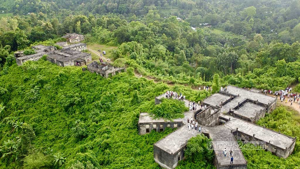 পাহাড়ে ২ দশক ধরে বন্ধ থাকা আবাসিক বিদ্যালয় চালুর উদ্যোগ