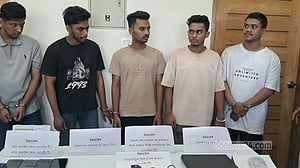 বাগেরহাটে বিকাশ-নগদ প্রতারণার আন্তজেলা চক্রের ৯ সদস্য গ্রেপ্তার