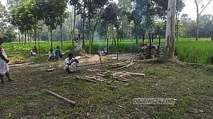 সারারাত স্বামীর শবের পাশে স্ত্রীর কান্না, সকালে মিলল রেললাইনে মরদেহ