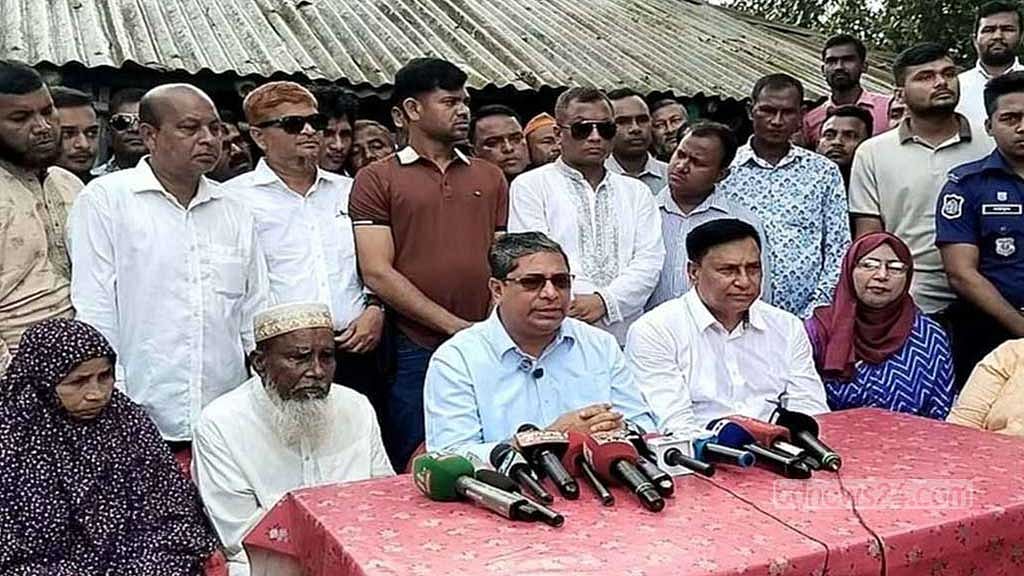 ‘বেহেশতের টিকিট বিক্রি’ করা এমপিদের এলাকাতেই সারের সংকট: প্রতিমন্ত্রী