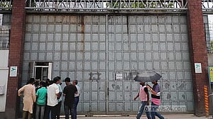 ডলারের অঙ্ক বাড়ে, শ্রমিকের হিসাব মেলে না