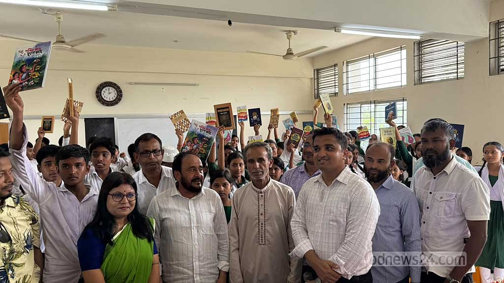 ‘বই পড়ি, মন গড়ি’ স্লোগানে শ্রীমঙ্গলে পাঠাভ্যাস গড়ার উৎসব