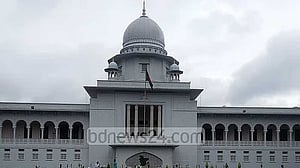 ৩ বান্ধবীকে বিদেশ যেতে বাধা দেওয়ায় হাই কোর্টের রুল