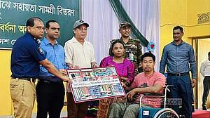 গুইমারায় সহিংসতার এক বছর: ক্ষতিগ্রস্তদের সহায়তা দিল সেনাবাহিনী